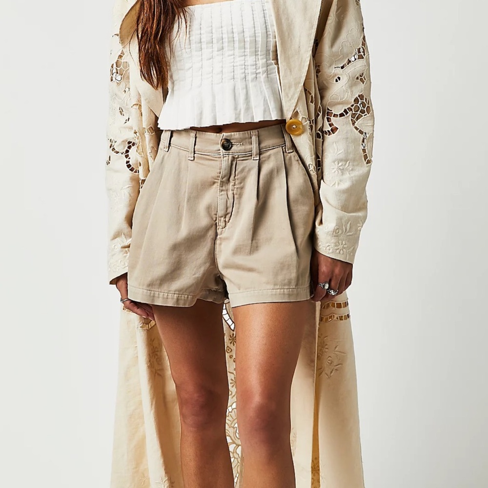 Free people Billie chino shorts size 0